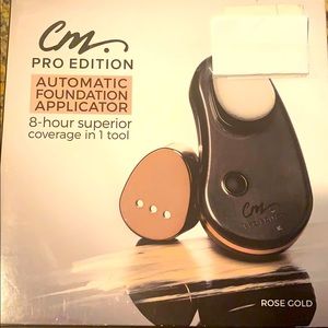 CM Foundation Applicator